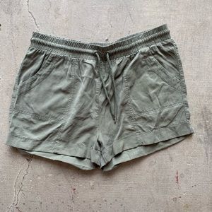 Universal Thread Utility Shorts in Olive